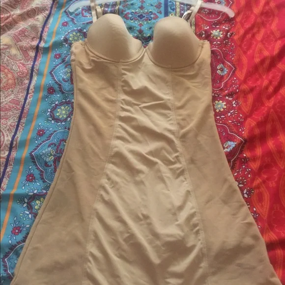 Shape wear - Picture 1 of 3